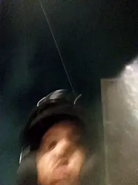 Snapshot of Elvergon3456 chatting on 10/04/25, 08:34 Elvergon3456 online show from 10/04/25, 08:34