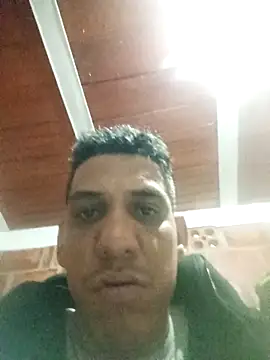 Snapshot of Elvergon3456 chatting on 12/17/25, 04:51 Elvergon3456 online show from 12/17/25, 04:51