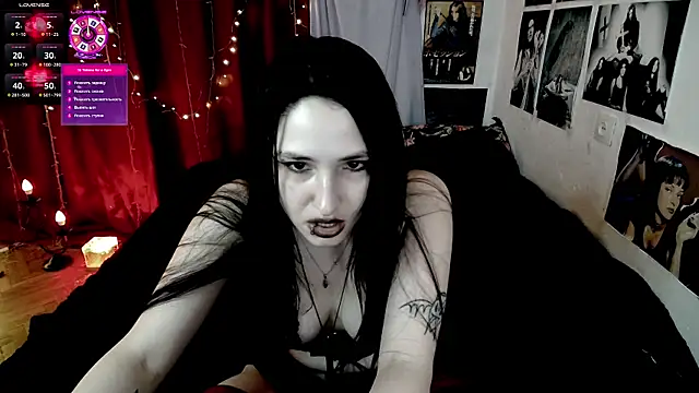 Snapshot of Tricky_Vicky666 chatting on 04/10/26, 12:49 Tricky Vicky666 online show from 04/10/26, 12:49