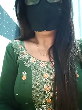 Aishwaryaa 69 online show from 03/11/25, 01:34