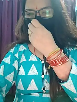 Aishwaryaa 69 online show from 11/18/25, 07:46