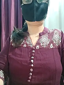 Aishwaryaa 69 online show from 02/17/26, 10:12