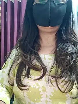 Aishwaryaa 69 online show from 05/15/26, 02:18