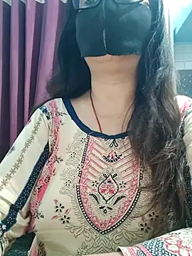 Snapshot of Aishwaryaa_69 chatting on 06/28/26, 01:33 Aishwaryaa 69 online show from 06/28/26, 01:33