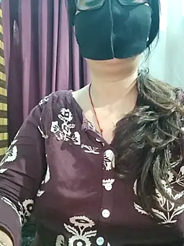 Snapshot of Aishwaryaa_69 chatting on 07/01/26, 02:02 Aishwaryaa 69 online show from 07/01/26, 02:02