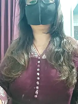 Snapshot of Aishwaryaa_69 chatting on 07/11/26, 02:25 Aishwaryaa 69 online show from 07/11/26, 02:25