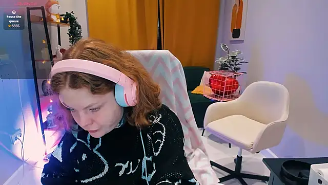 Snapshot of Cassie_xKiss chatting on 03/10/25, 08:34 Cassie xKiss online show from 03/10/25, 08:34