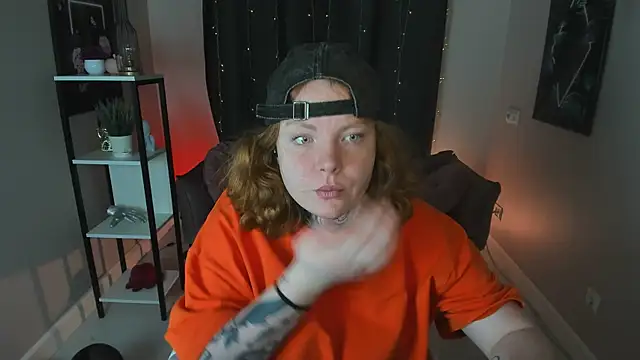 Snapshot of Cassie_xKiss chatting on 10/15/25, 08:42 Cassie xKiss online show from 10/15/25, 08:42