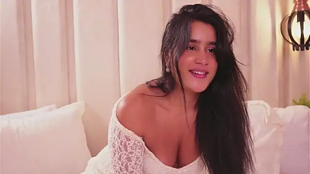 bonniekim  online show from 10/11/25, 10:08