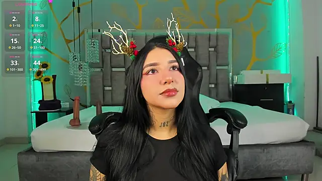 Leiaa  online show from 12/17/24, 12:01