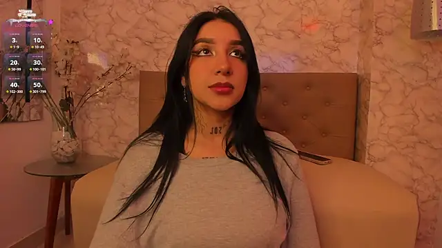 Leiaa  online show from 12/30/24, 12:22