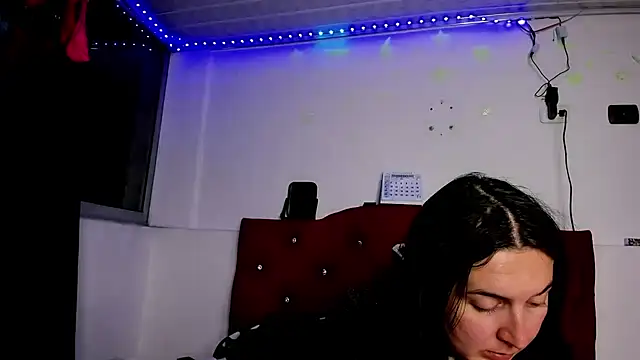 Sweet-Suck69 online show from 03/12/25, 07:02