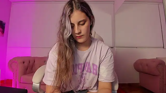 Giia paiige18 online show from 01/11/25, 03:34