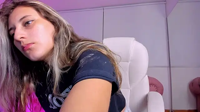 Giia paiige18 online show from 02/12/25, 09:42