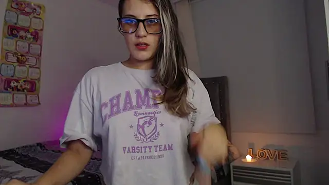 Giia paiige18 online show from 03/19/25, 02:16