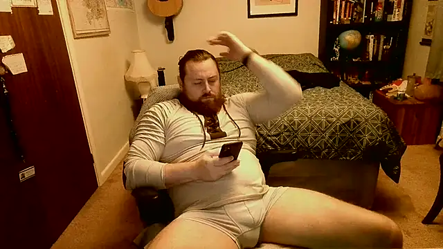 Snapshot of Hairy_Guy30 chatting on 01/18/25, 01:19 Hairy Guy30 online show from 01/18/25, 01:19