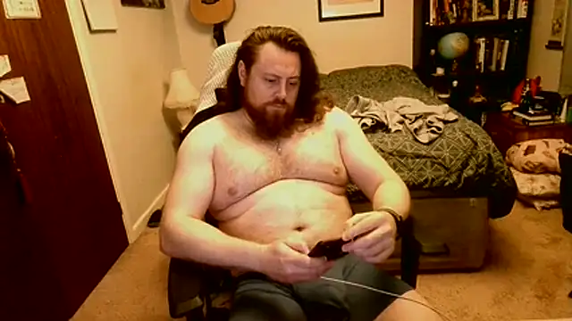 Snapshot of Hairy_Guy30 chatting on 05/04/26, 09:00 Hairy Guy30 online show from 05/04/26, 09:00