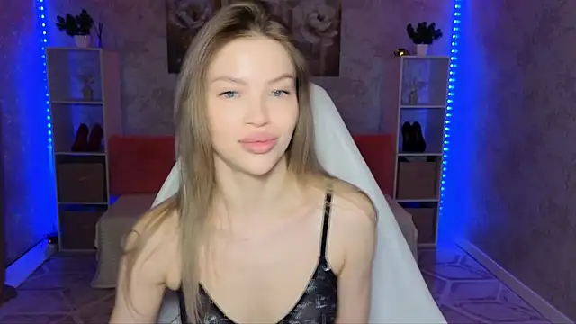 EmmyMills online show from 04/12/26, 07:30