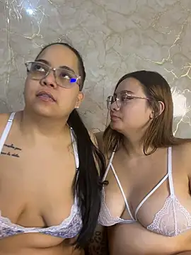 naughtylesbians   online show from 04/17/26, 01:30