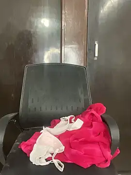 Snapshot of Cute-Russian chatting on 02/12/26, 05:24 Cute-Russian online show from 02/12/26, 05:24