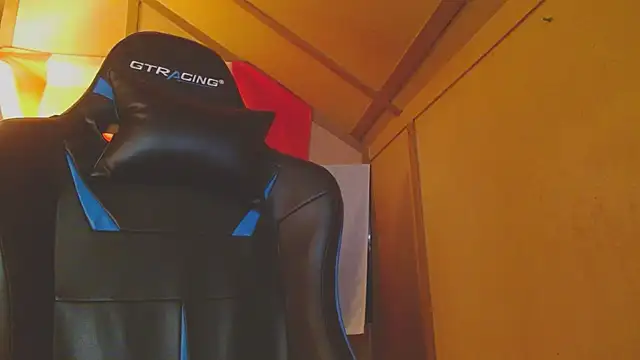 Snapshot of cosmicjones chatting on 02/01/25, 02:45 cosmicjones online show from 02/01/25, 02:45