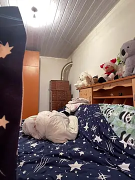 Snapshot of emea4 chatting on 04/07/26, 08:15 emea4 online show from 04/07/26, 08:15