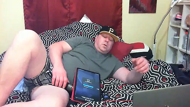 Mic Oxinner online show from 10/22/25, 03:23