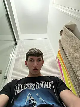 Snapshot of Jose_rz chatting on 01/13/26, 02:06 Jose rz online show from 01/13/26, 02:06