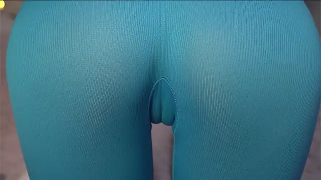 Snapshot of Elation_Evy chatting on 12/29/24, 02:49 Elation Evy online show from 12/29/24, 02:49