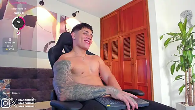  joansoto online show from 09/15/25, 02:17