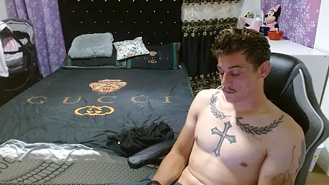 Snapshot of pablo200105 chatting on 09/18/25, 01:18 pablo200105 online show from 09/18/25, 01:18