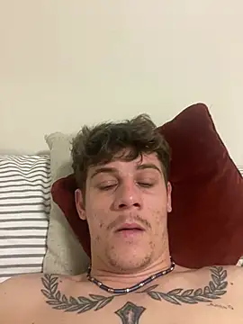 Snapshot of pablo200105 chatting on 01/15/26, 02:49 pablo200105 online show from 01/15/26, 02:49