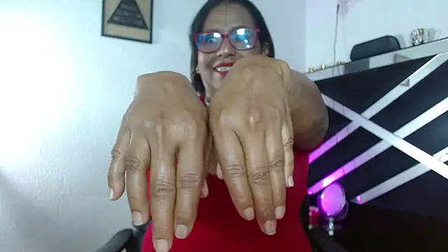 Snapshot of elizabeth_mature23 chatting on 05/03/26, 02:01 elizabeth mature23 online show from 05/03/26, 02:01