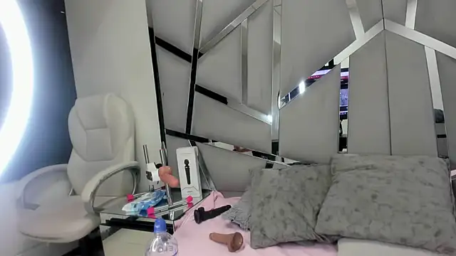 Catherinee69 x online show from 12/15/24, 07:35