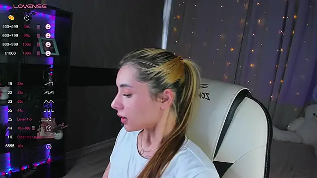 DarlaLike online show from 03/23/25, 06:58