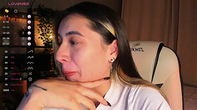 DarlaLike online show from 10/04/25, 04:10