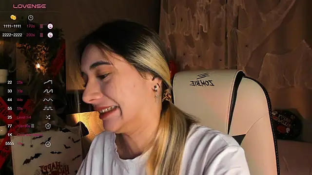 DarlaLike online show from 10/18/25, 03:42