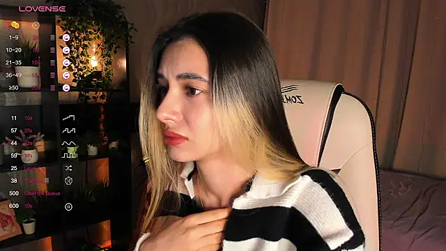 DarlaLike online show from 11/20/25, 03:39