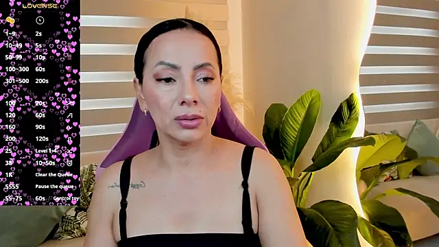 veronika naughty online show from 02/18/26, 02:13