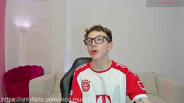 niico 18 online show from 12/30/24, 02:08