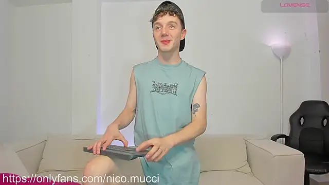 niico 18 online show from 01/11/25, 06:14