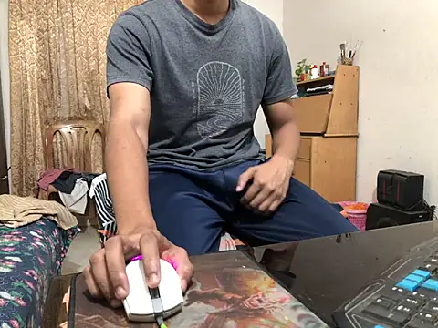 Snapshot of Zeuhorny chatting on 12/04/24, 10:08 Zeuhorny online show from 12/04/24, 10:08