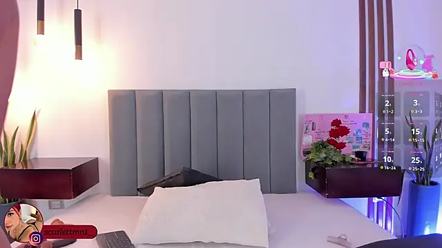 Scarlett Morgan  online show from 10/21/25, 07:47