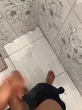 Snapshot of vintin21cm chatting on 10/07/25, 11:46 vintin21cm online show from 10/07/25, 11:46