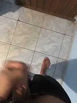 Snapshot of vintin21cm chatting on 10/11/25, 02:44 vintin21cm online show from 10/11/25, 02:44