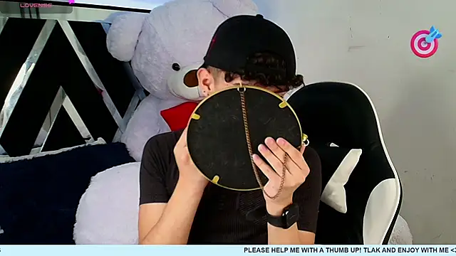 Niico Cruz online show from 02/19/25, 04:34