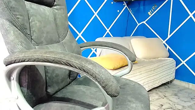 alexander megan online show from 10/30/25, 02:51