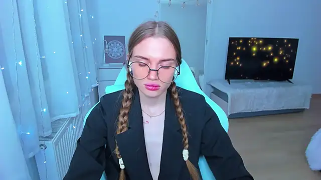 Snapshot of StellaLawless chatting on 12/16/24, 08:26 StellaLawless online show from 12/16/24, 08:26