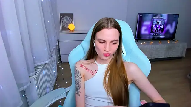 Snapshot of StellaLawless chatting on 01/10/25, 11:08 StellaLawless online show from 01/10/25, 11:08