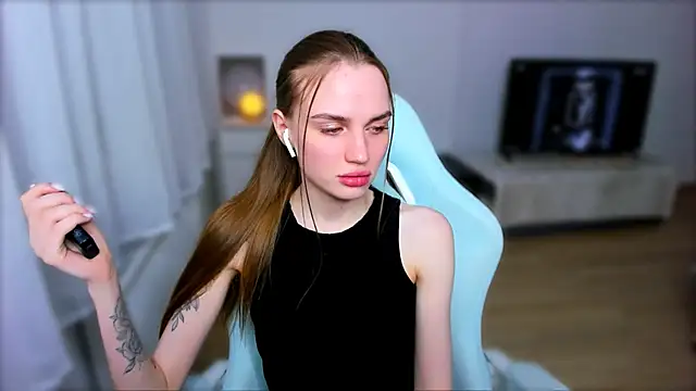 Snapshot of StellaLawless chatting on 02/07/25, 11:03 StellaLawless online show from 02/07/25, 11:03